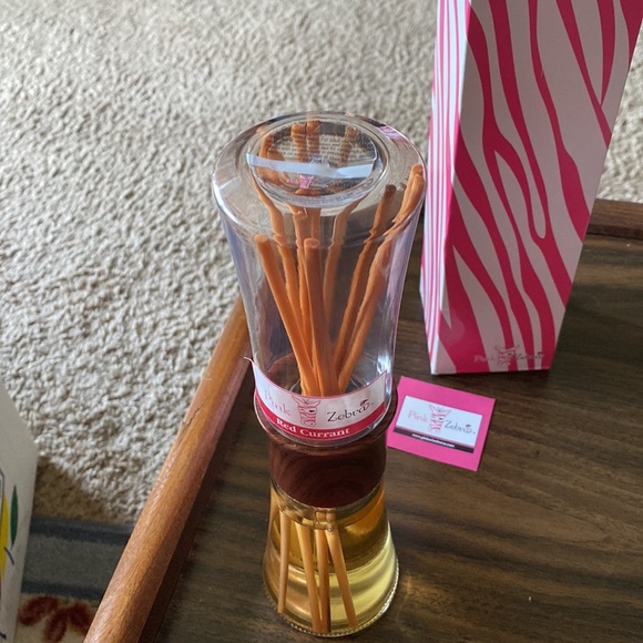 New Pink Zebra Red Currant Diffuser - Picture 2 of 3